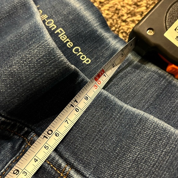 Talbots size 16 pull on denim flare crop pant - Picture 6 of 8